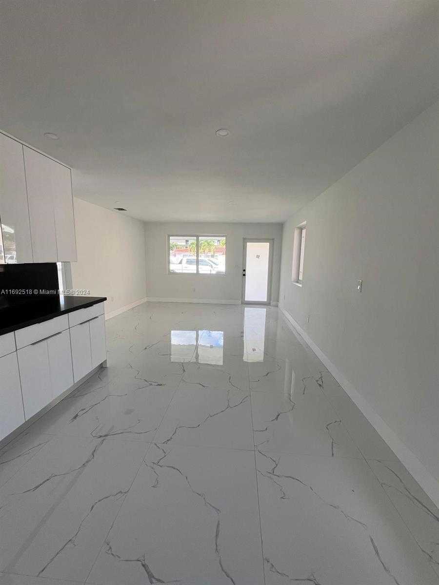 Small Image of 4787 EAST 8TH CT, Hialeah Number 5