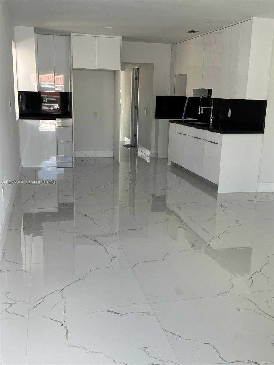 Small Image of 4787 EAST 8TH CT, Hialeah Number 6