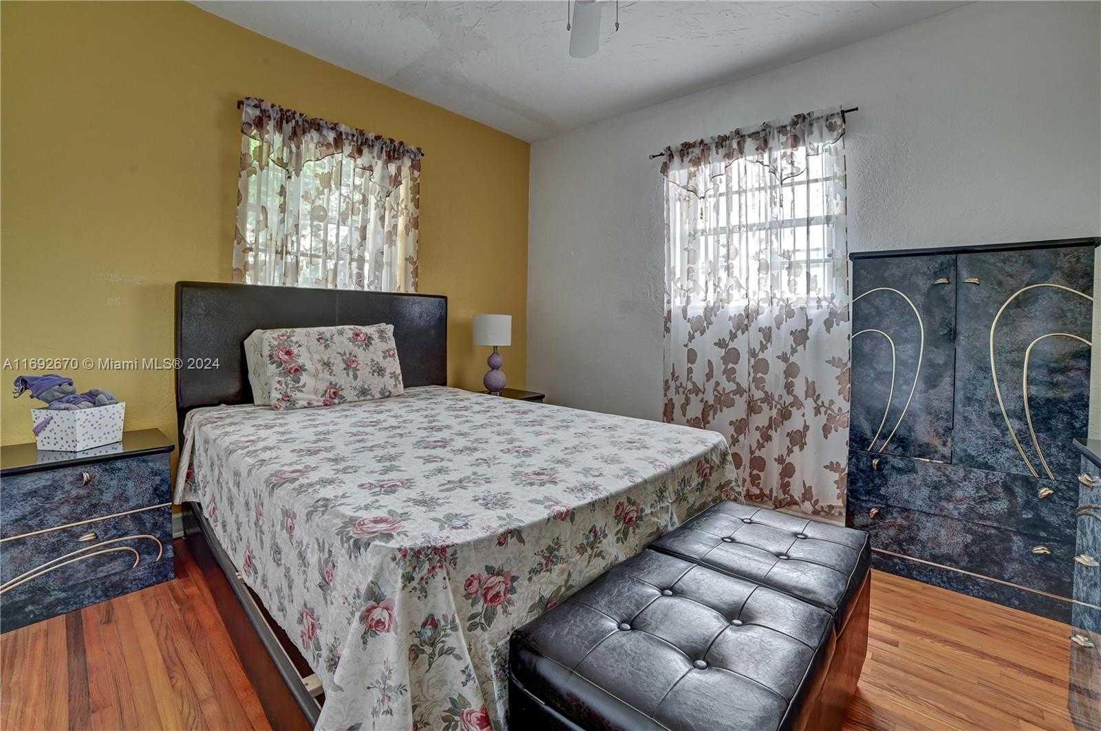 Small Image of 6525 MAYO ST, Hollywood Number 13