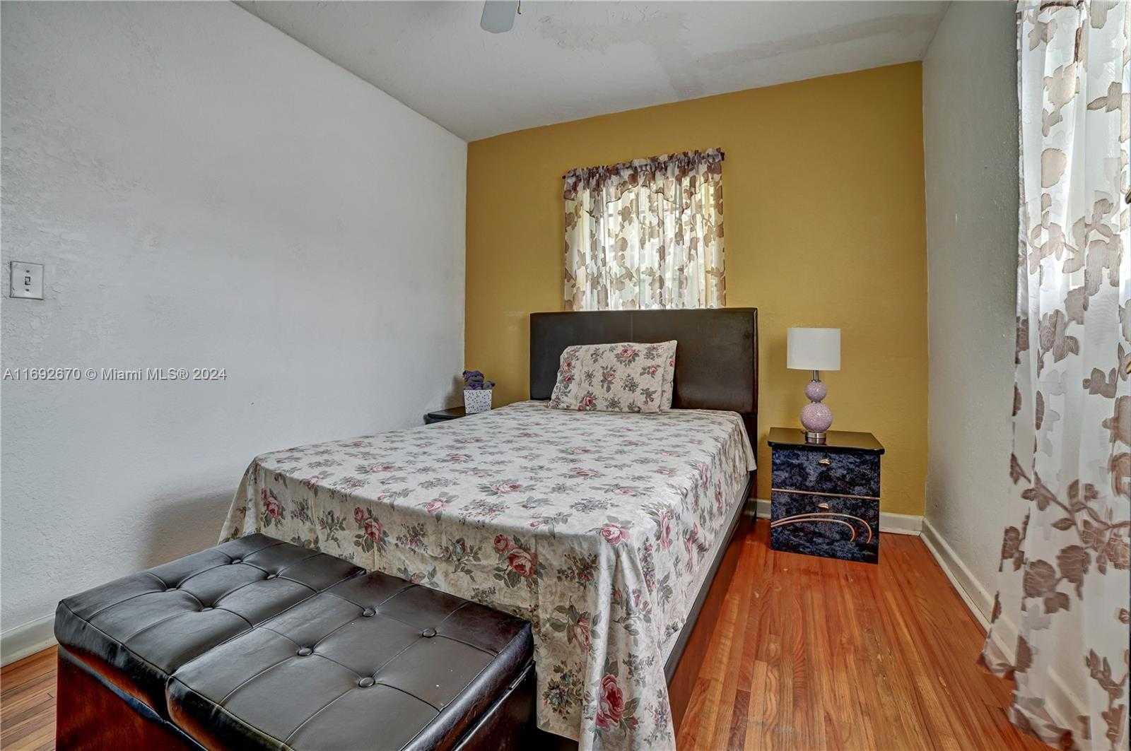 Small Image of 6525 MAYO ST, Hollywood Number 14