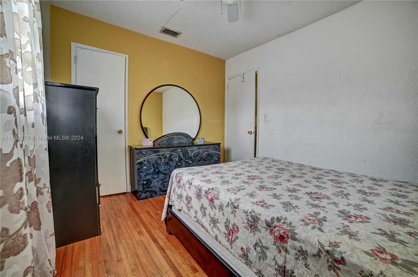 Small Image of 6525 MAYO ST, Hollywood Number 15