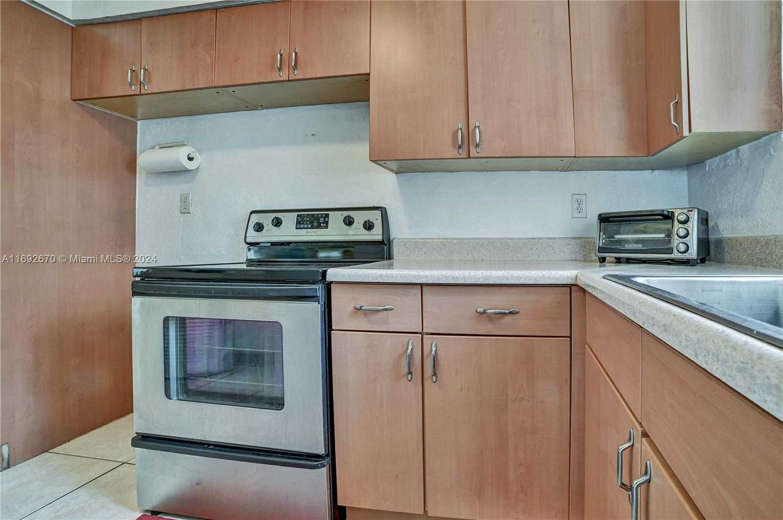 Small Image of 6525 MAYO ST, Hollywood Number 24