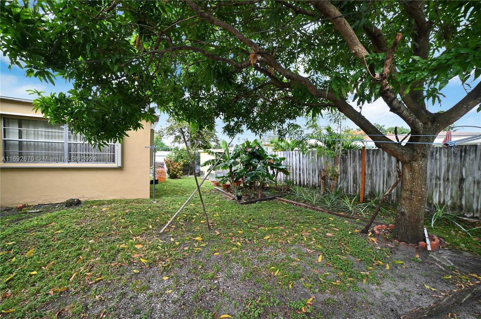 Small Image of 6525 MAYO ST, Hollywood Number 31