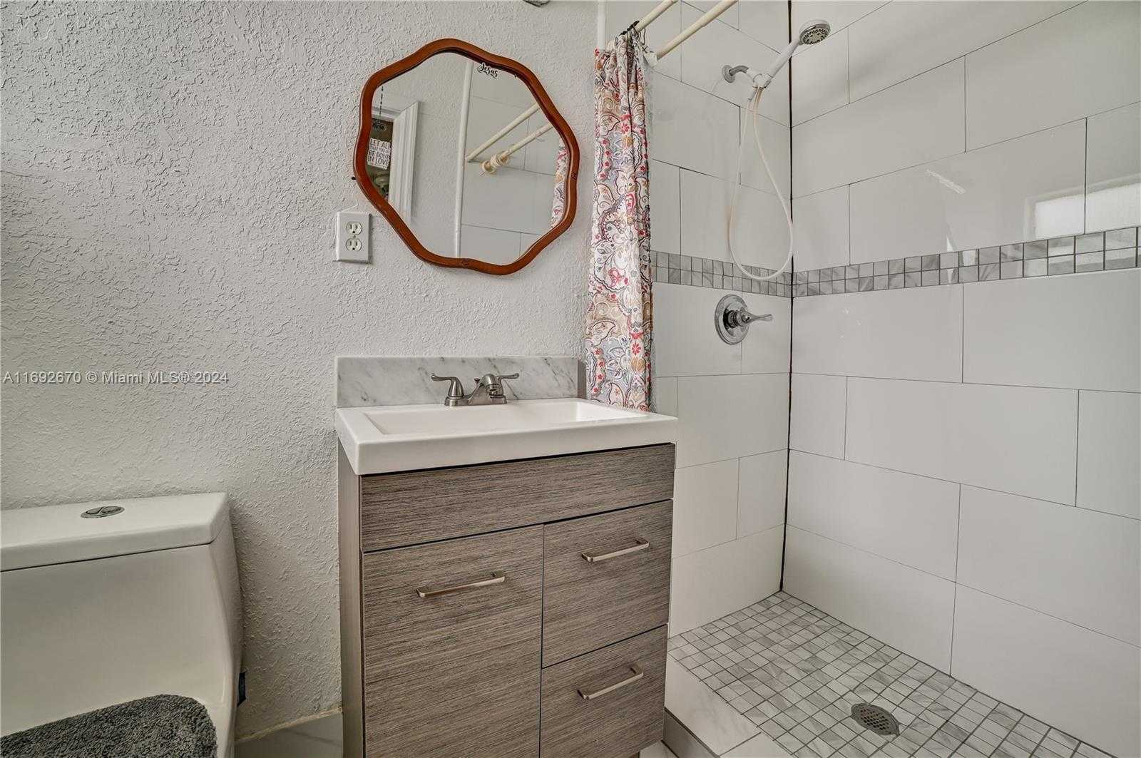 Small Image of 6525 MAYO ST, Hollywood Number 8