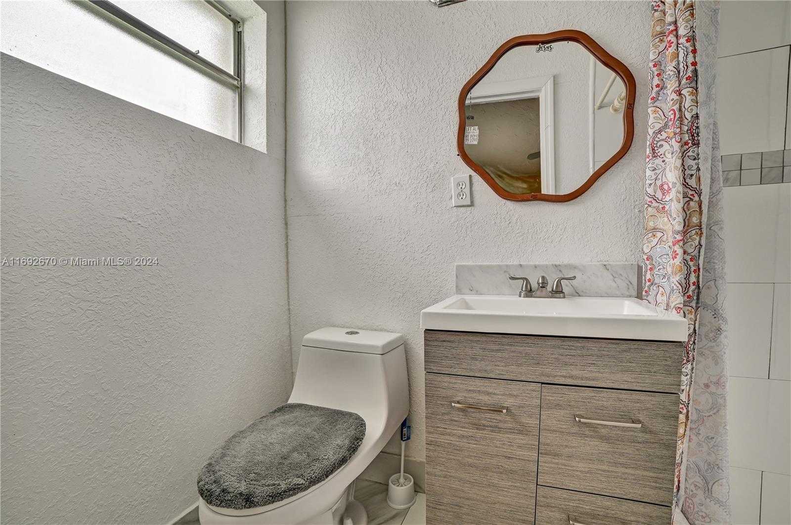 Small Image of 6525 MAYO ST, Hollywood Number 9