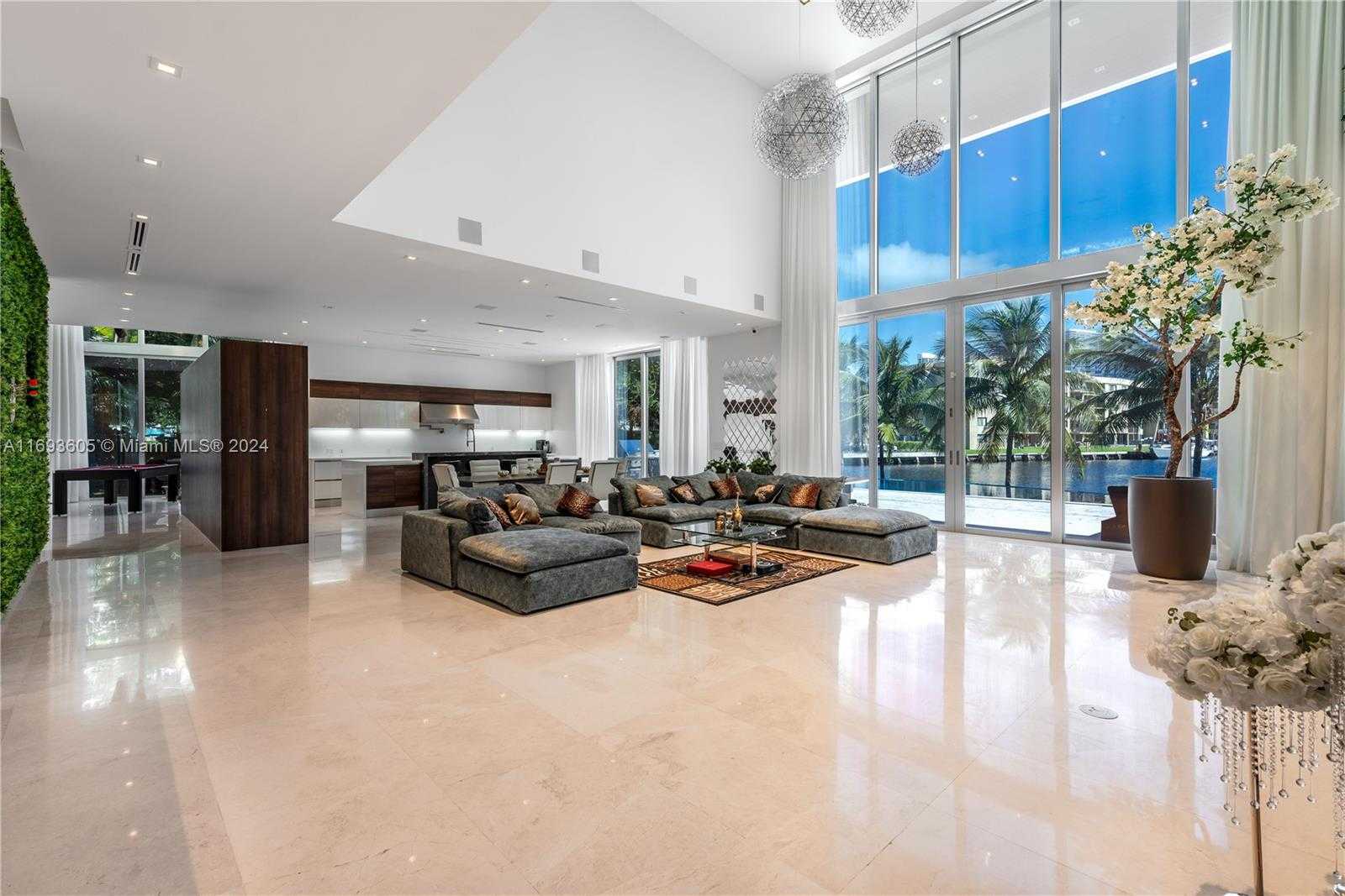 Small Image of 400 TAMARIND DR, Hallandale Beach Number 10