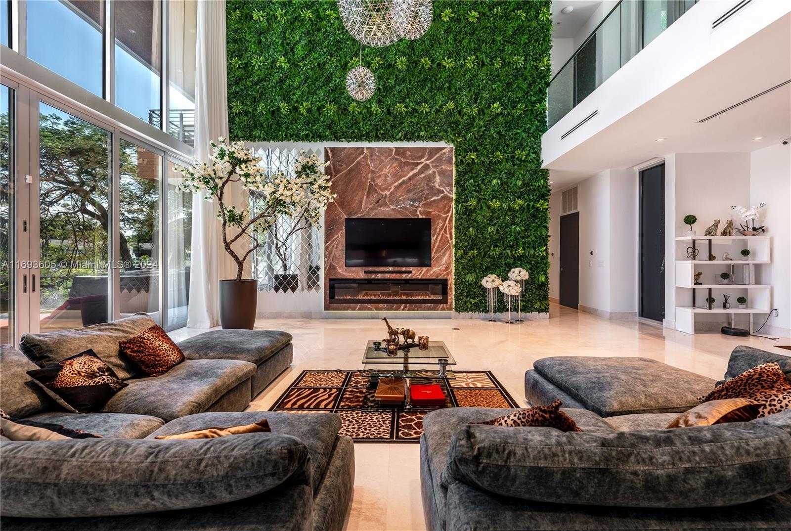 Small Image of 400 TAMARIND DR, Hallandale Beach Number 13