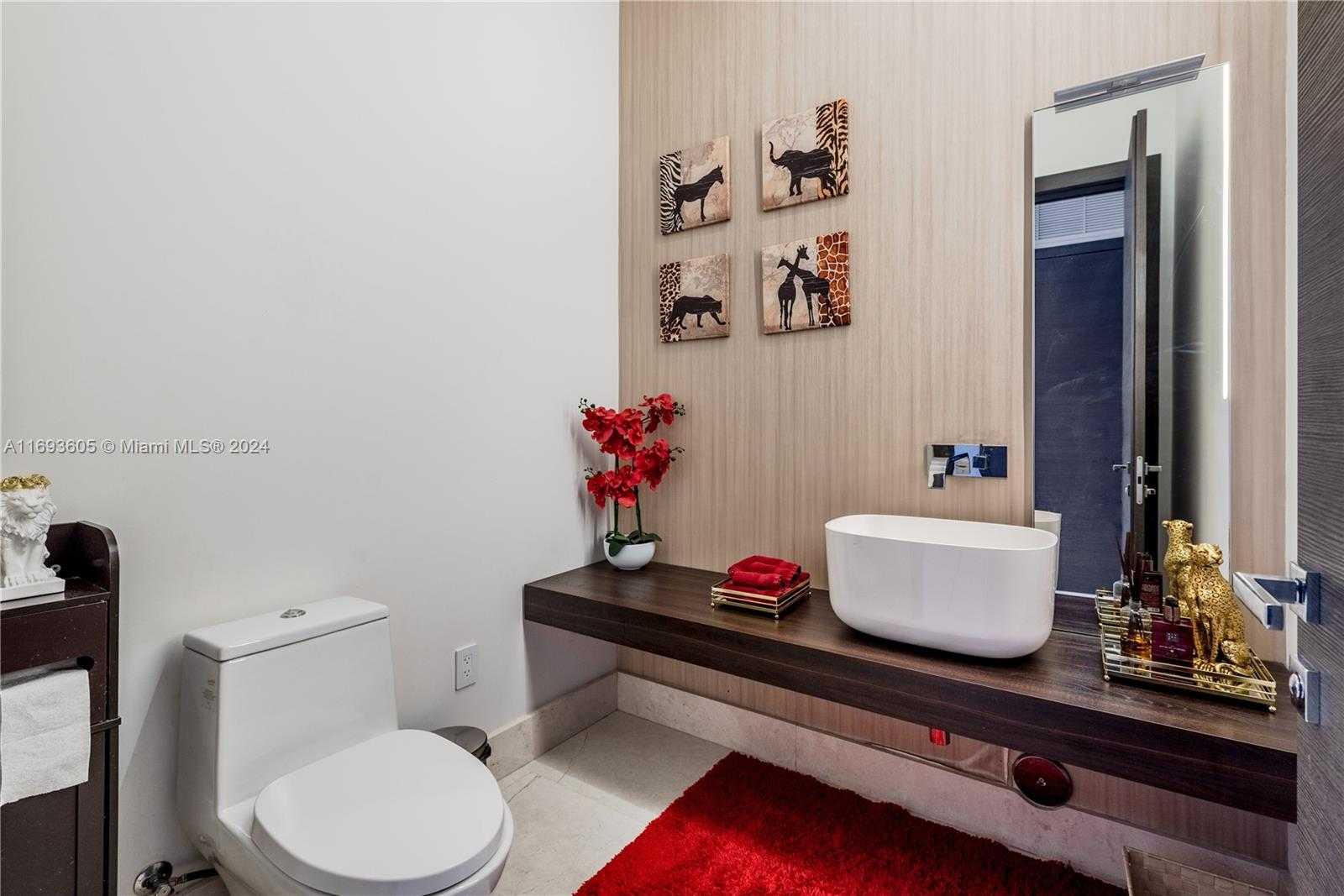 Small Image of 400 TAMARIND DR, Hallandale Beach Number 22