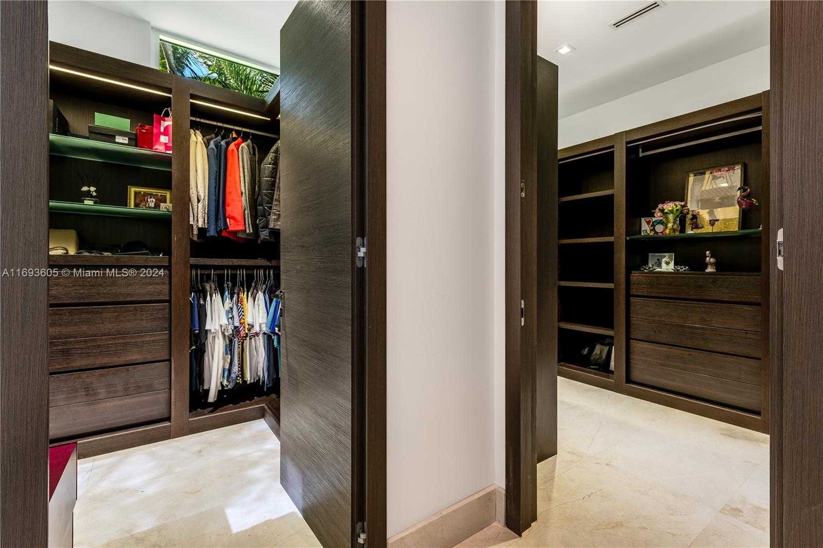Small Image of 400 TAMARIND DR, Hallandale Beach Number 25