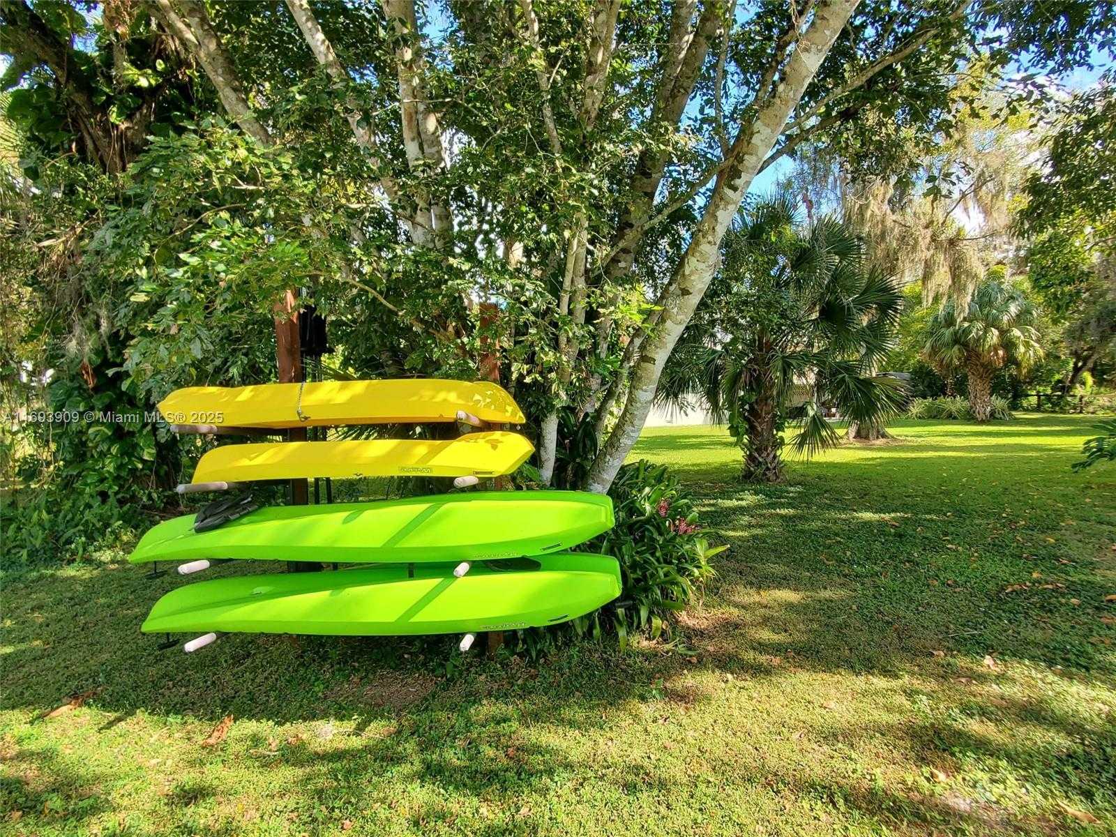 Small Image of 671 LIVE OAK LN, La Belle Number 51