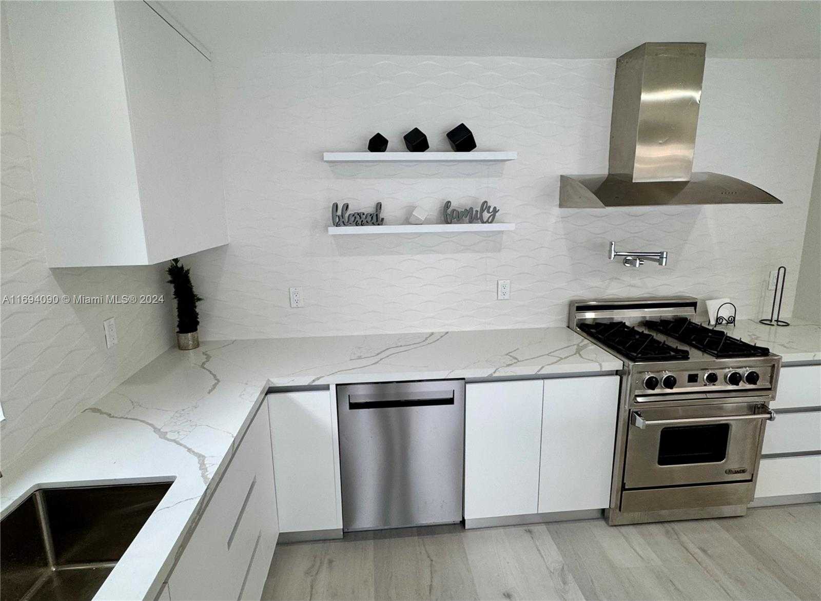 Small Image of 1012 TANGELO ISLE, Fort Lauderdale Number 18