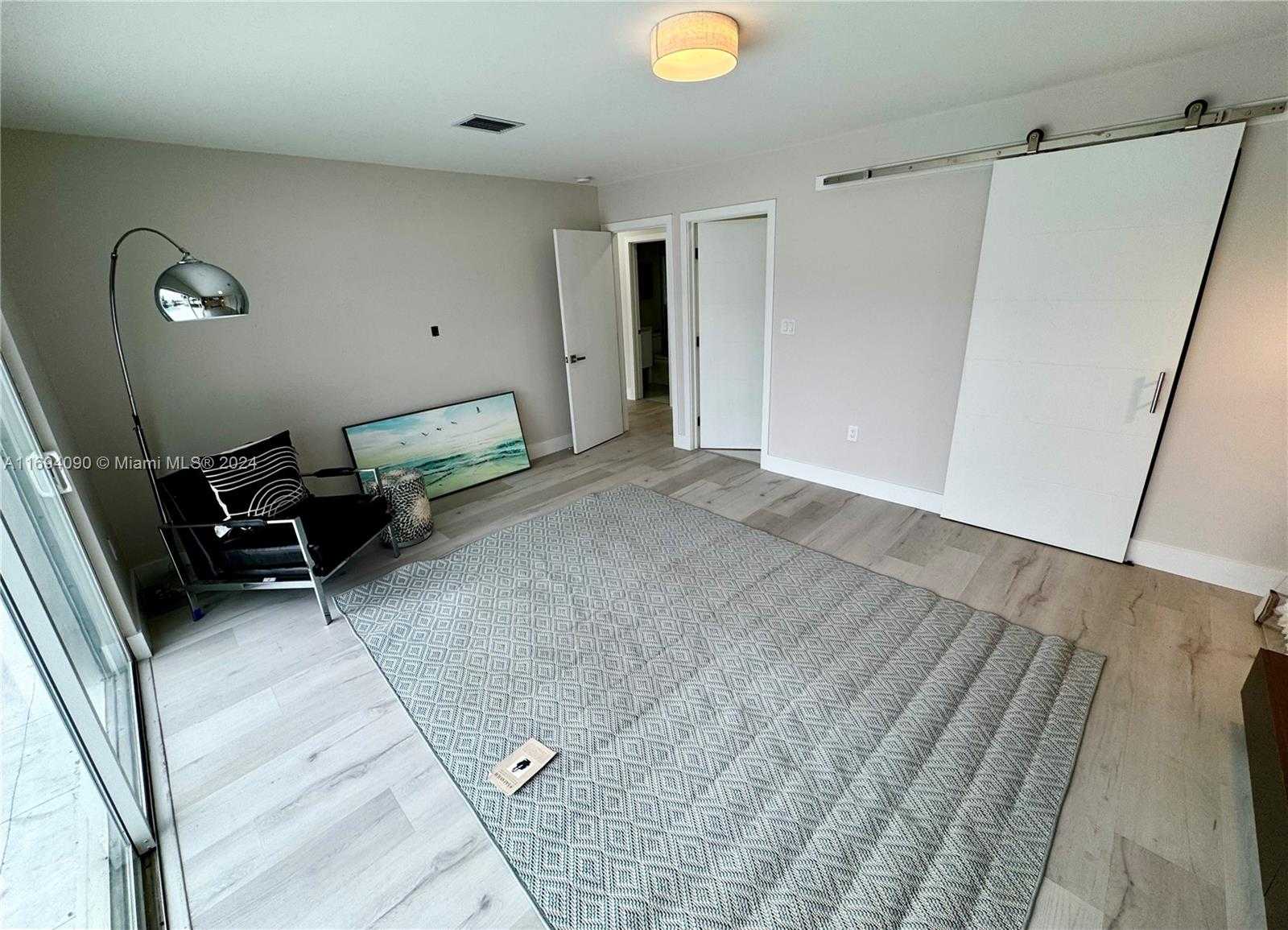 Small Image of 1012 TANGELO ISLE, Fort Lauderdale Number 21