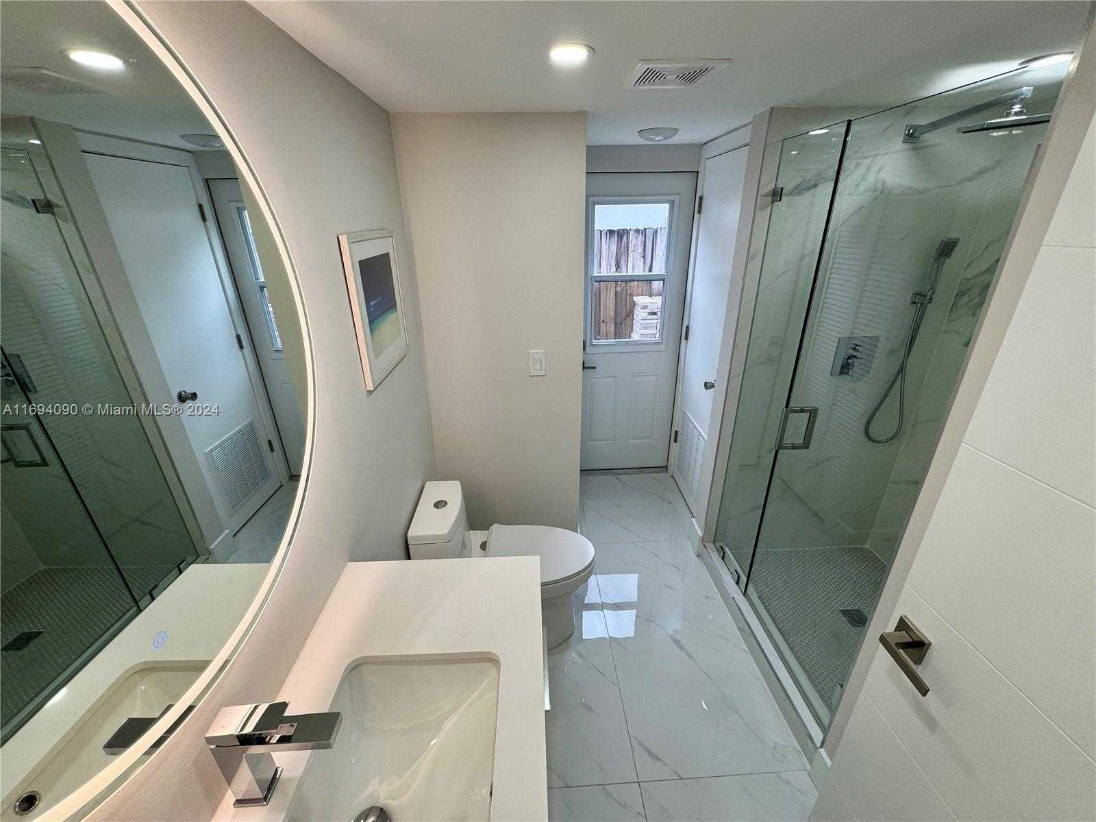 Small Image of 1012 TANGELO ISLE, Fort Lauderdale Number 30