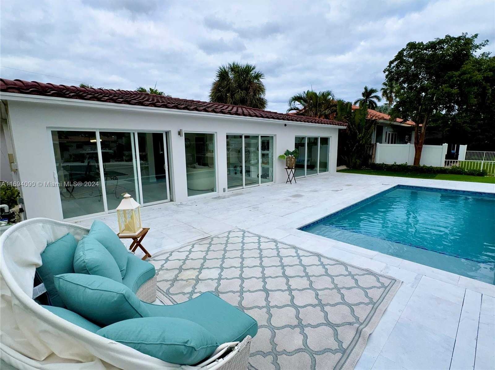 Small Image of 1012 TANGELO ISLE, Fort Lauderdale Number 32