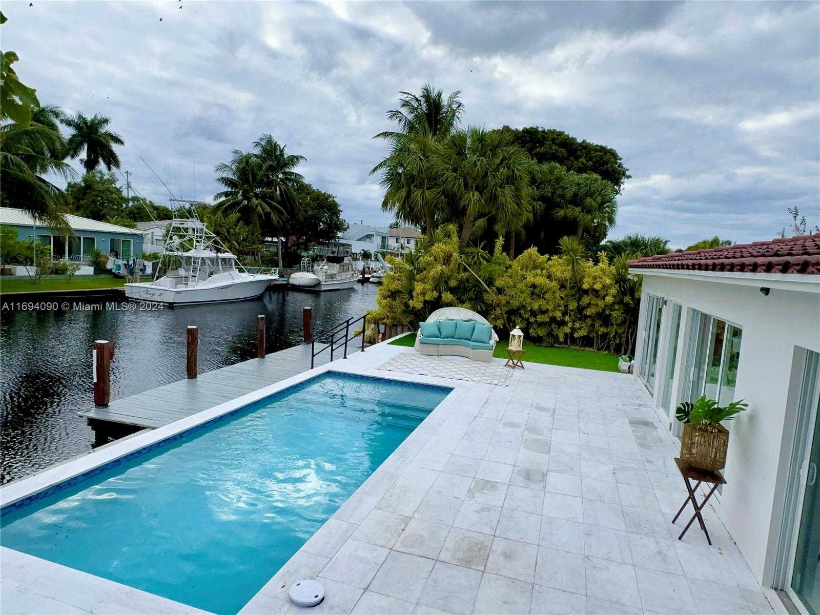 Small Image of 1012 TANGELO ISLE, Fort Lauderdale Number 37