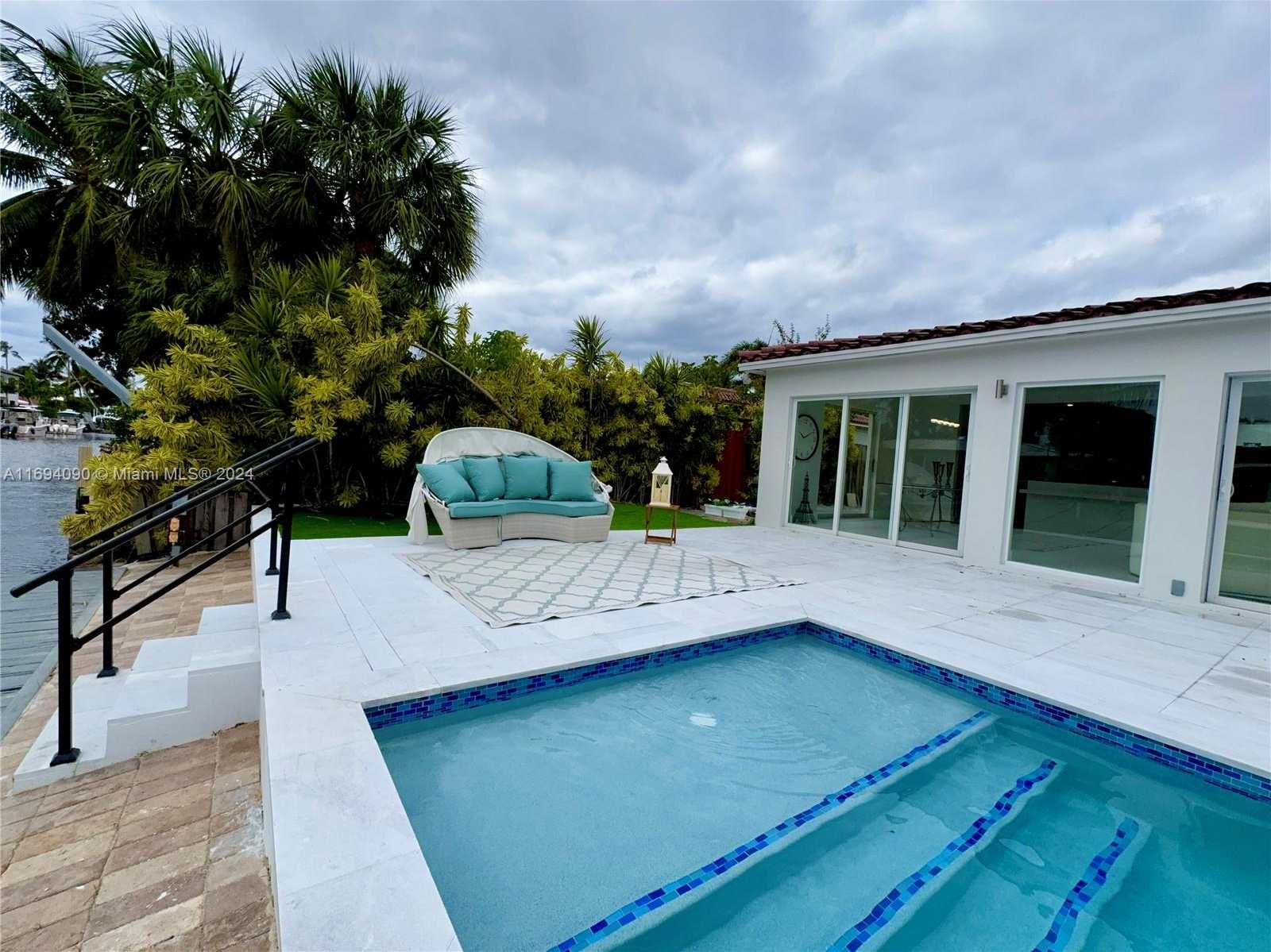 Small Image of 1012 TANGELO ISLE, Fort Lauderdale Number 39