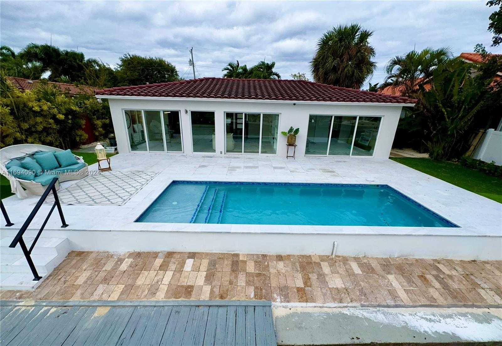 Small Image of 1012 TANGELO ISLE, Fort Lauderdale Number 41