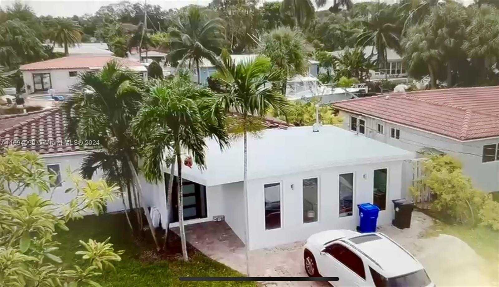 Small Image of 1012 TANGELO ISLE, Fort Lauderdale Number 49