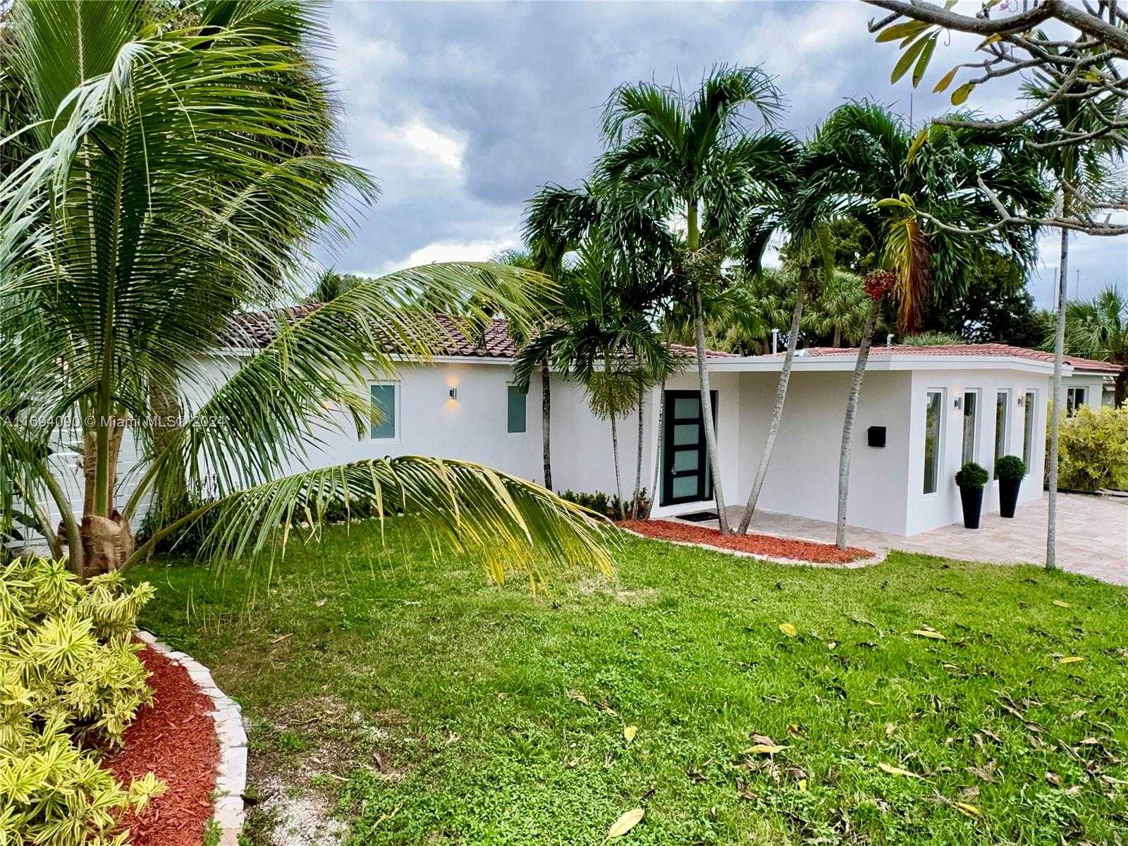 Small Image of 1012 TANGELO ISLE, Fort Lauderdale Number 50