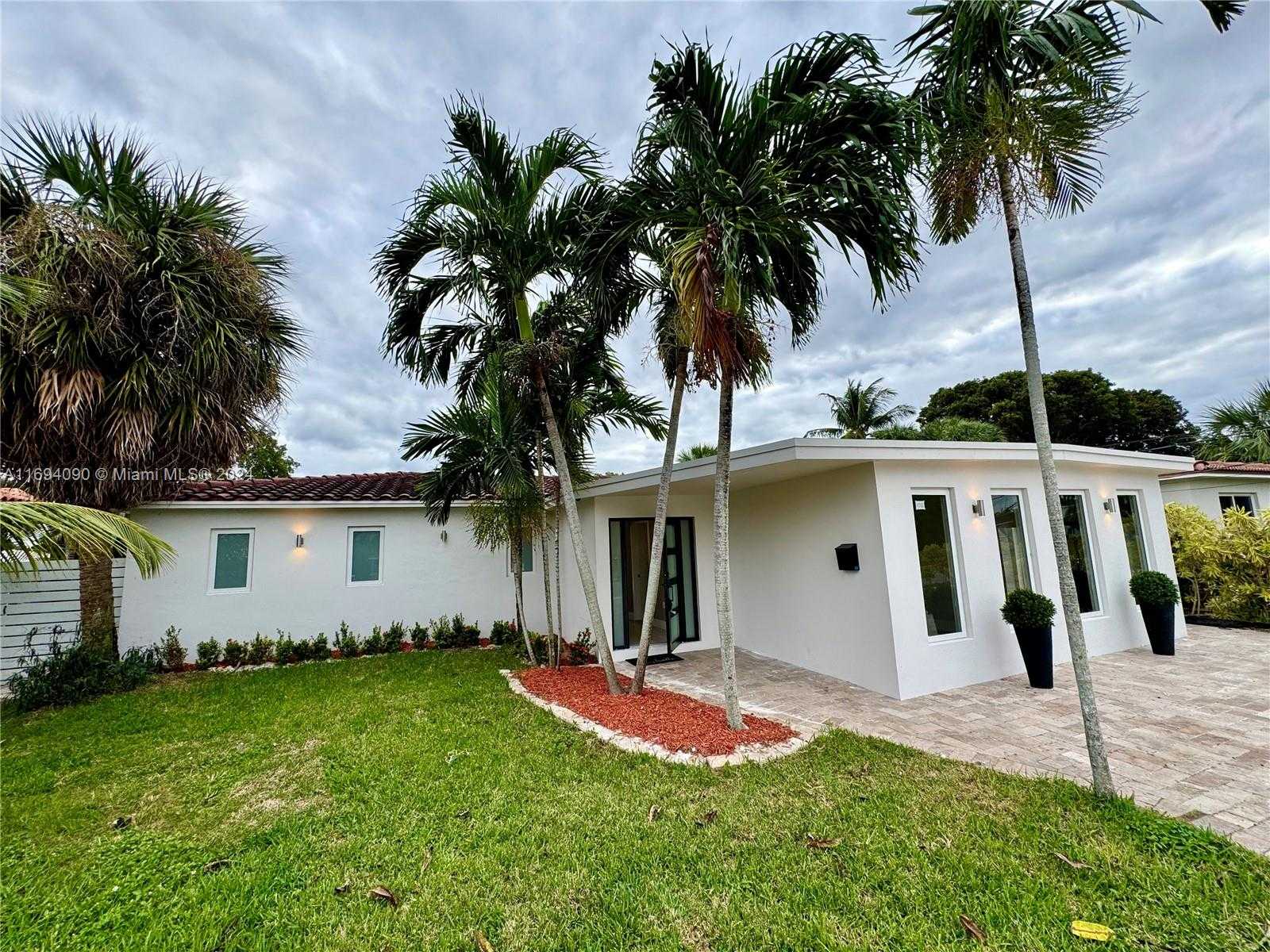 Small Image of 1012 TANGELO ISLE, Fort Lauderdale Number 51