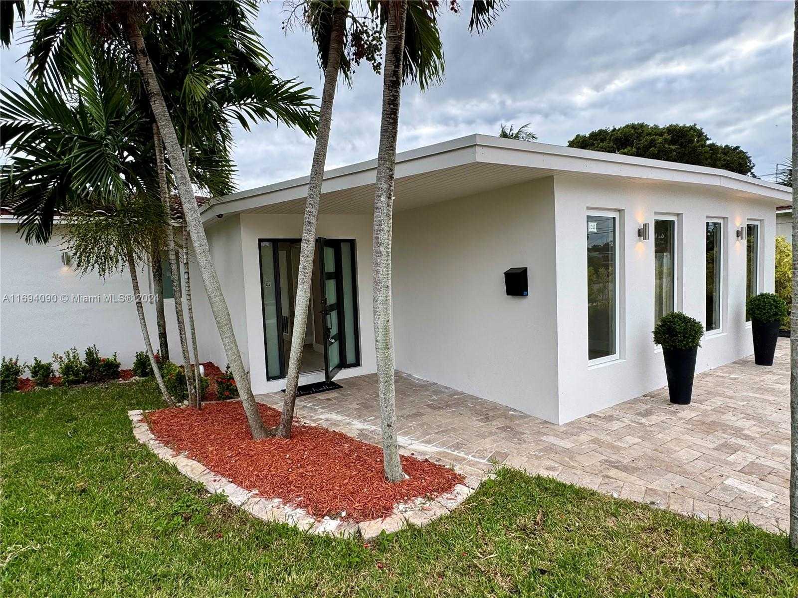Small Image of 1012 TANGELO ISLE, Fort Lauderdale Number 52