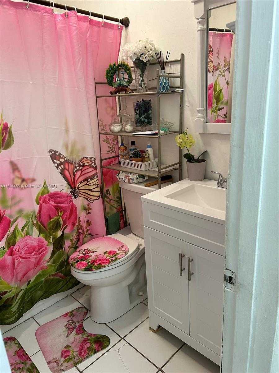 Small Image of 3303 NORTH WEST 181ST ST, Miami Gardens Number 15