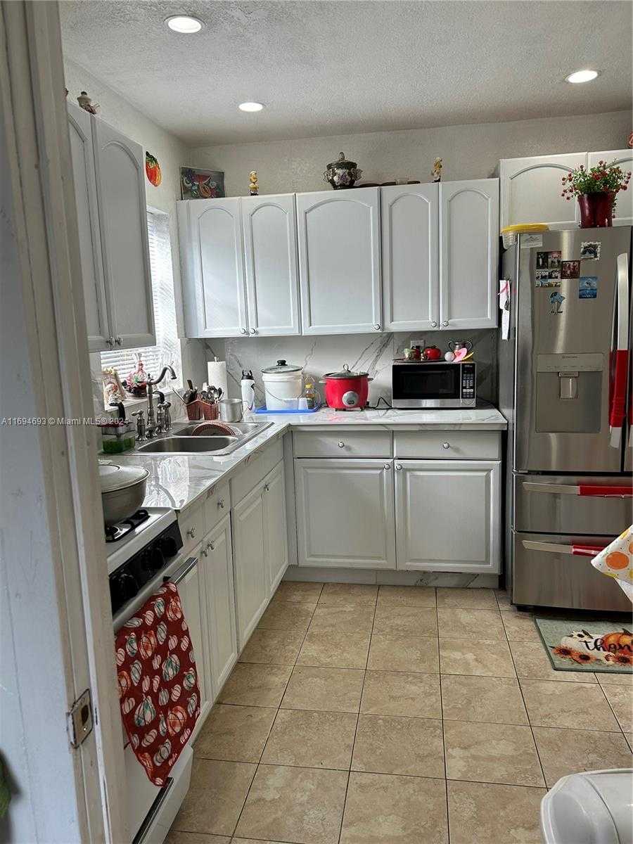 Small Image of 3303 NORTH WEST 181ST ST, Miami Gardens Number 7