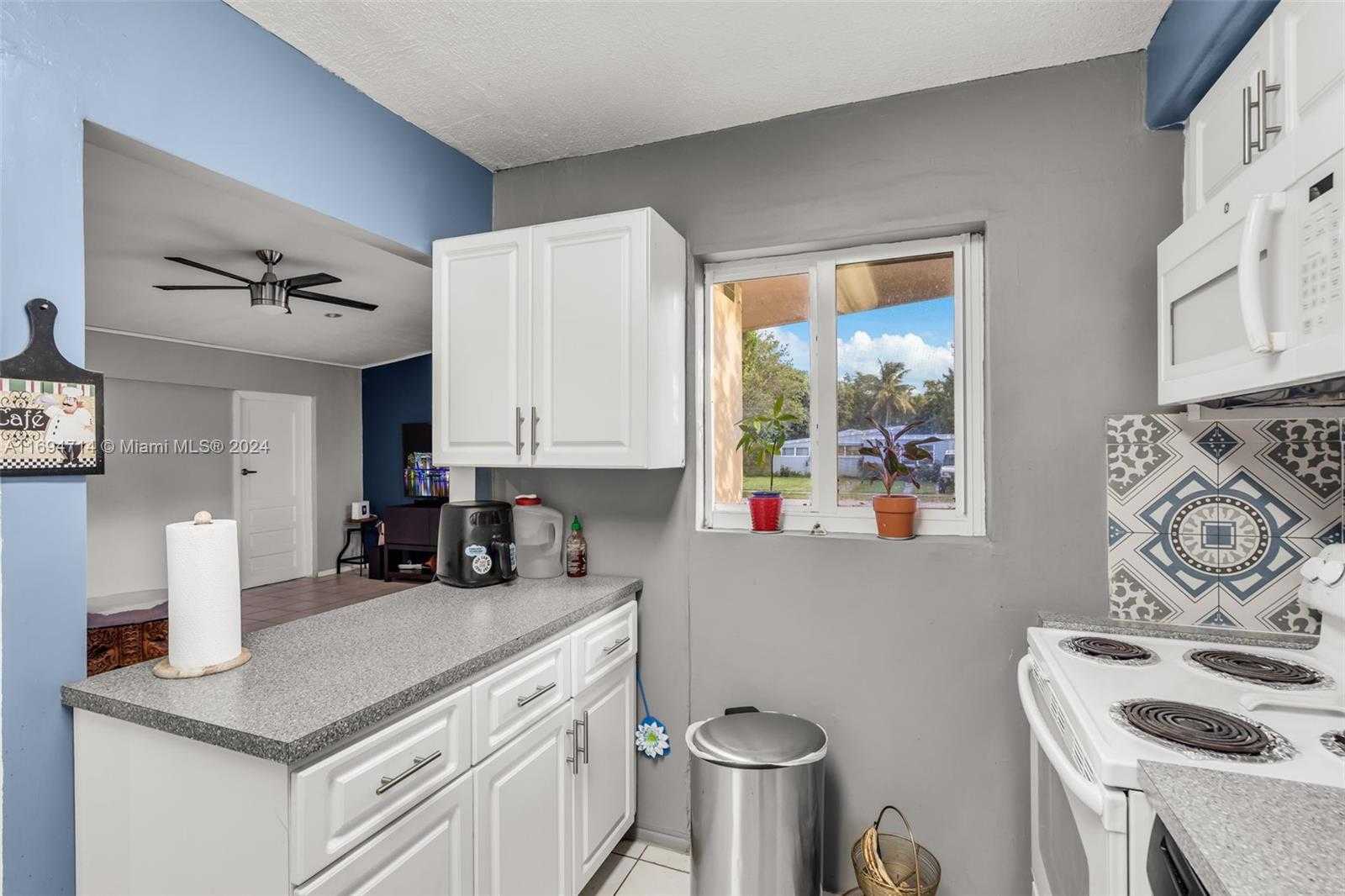 Small Image of 1565 NORTH EAST 139TH ST, North Miami Number 15