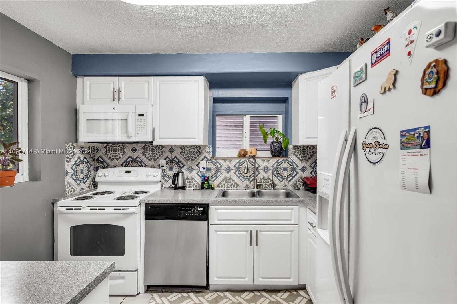 Small Image of 1565 NORTH EAST 139TH ST, North Miami Number 16