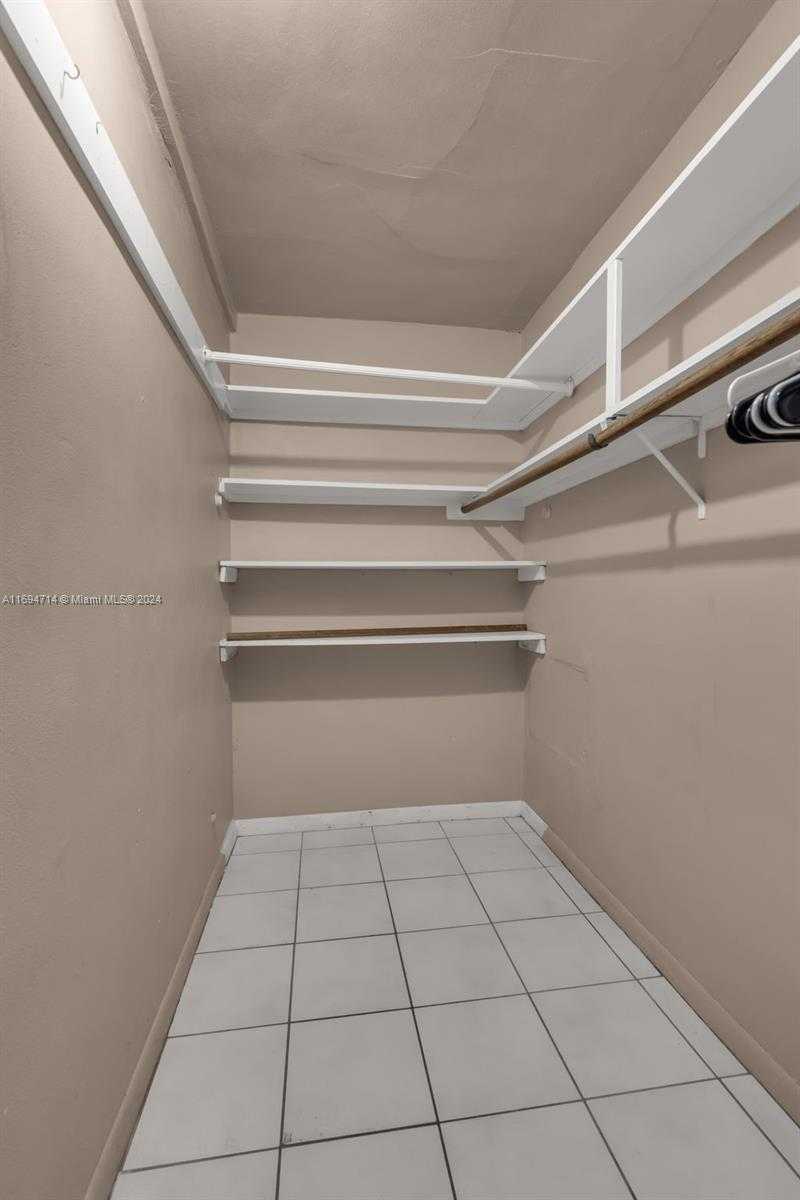Small Image of 1565 NORTH EAST 139TH ST, North Miami Number 20