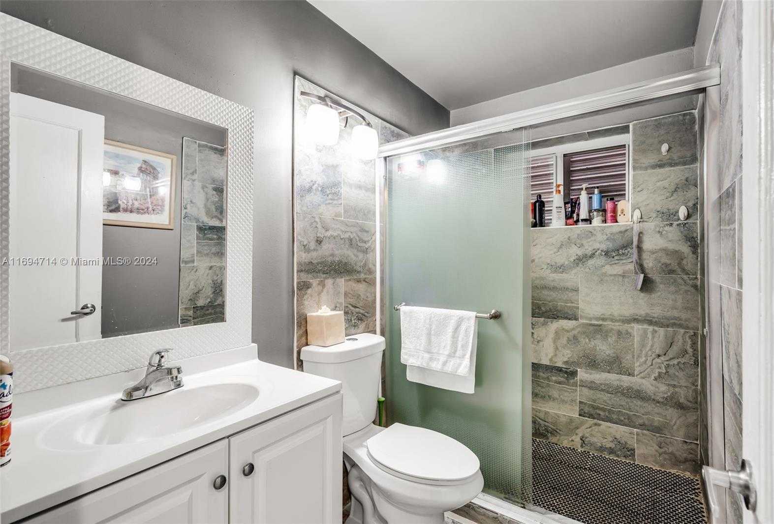 Small Image of 1565 NORTH EAST 139TH ST, North Miami Number 21