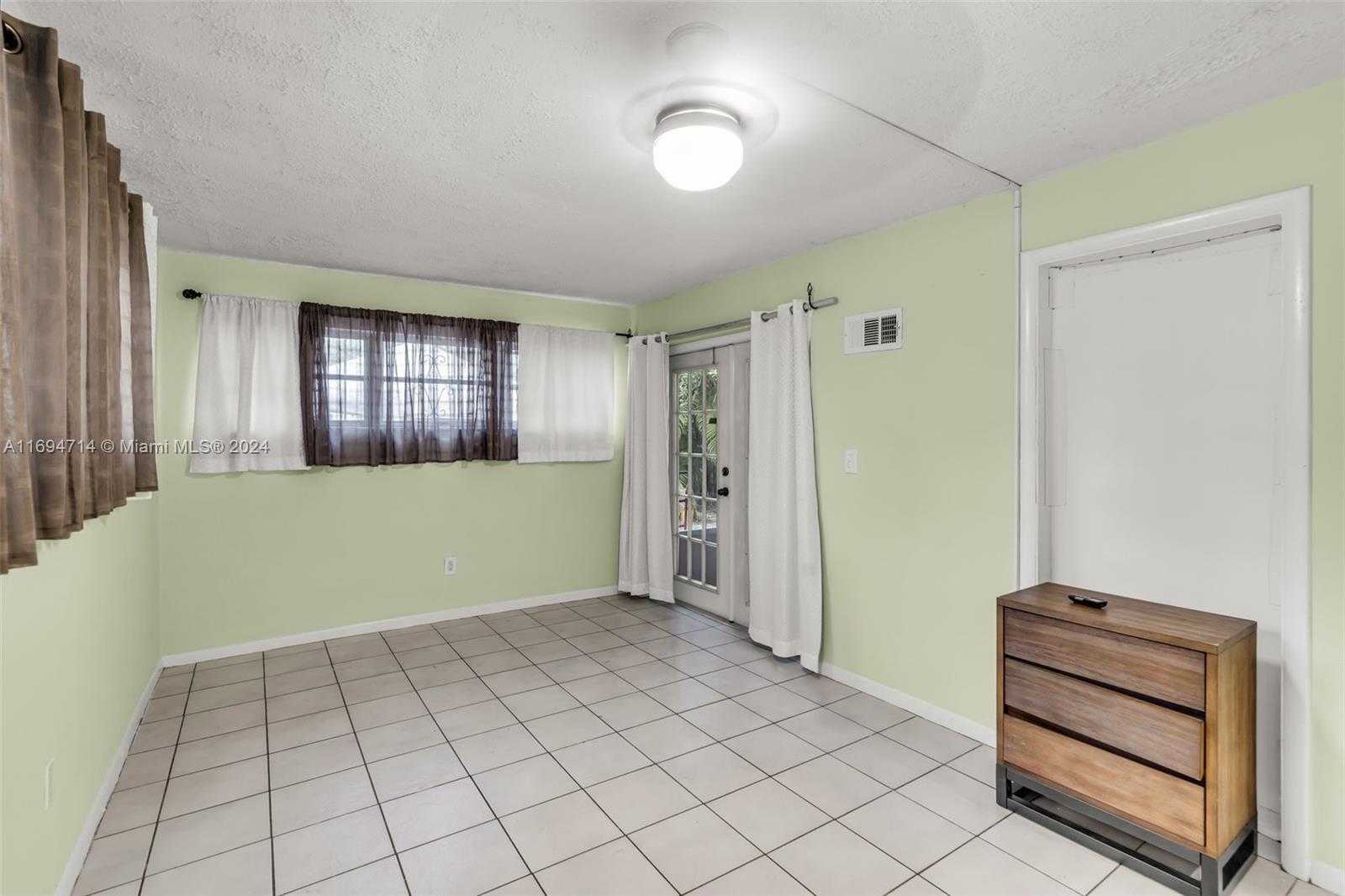 Small Image of 1565 NORTH EAST 139TH ST, North Miami Number 22