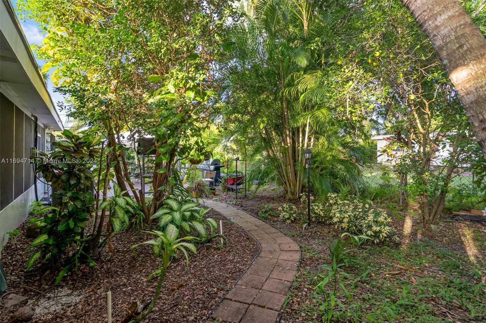 Small Image of 1565 NORTH EAST 139TH ST, North Miami Number 28
