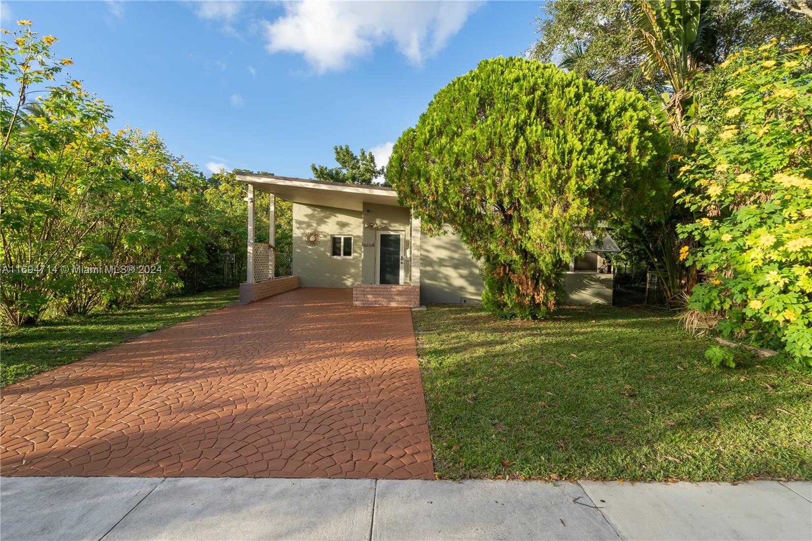 Small Image of 1565 NORTH EAST 139TH ST, North Miami Number 3