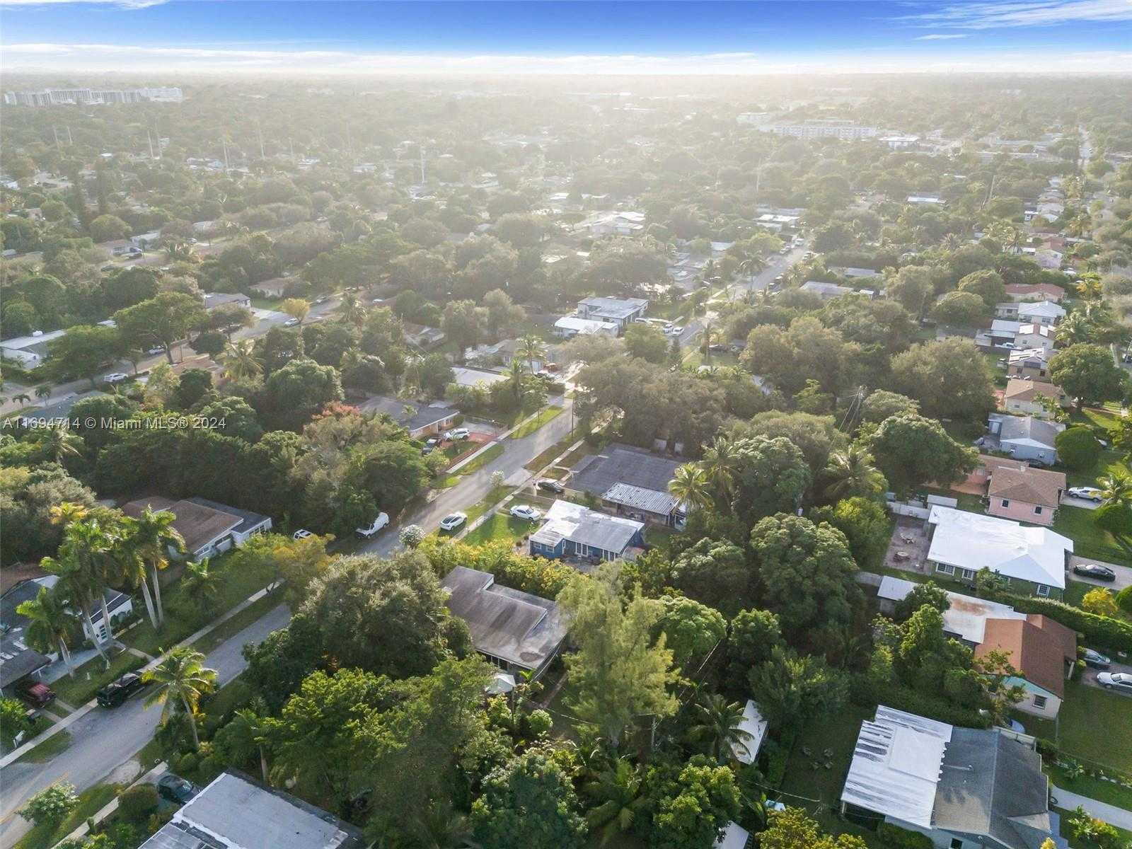 Small Image of 1565 NORTH EAST 139TH ST, North Miami Number 36