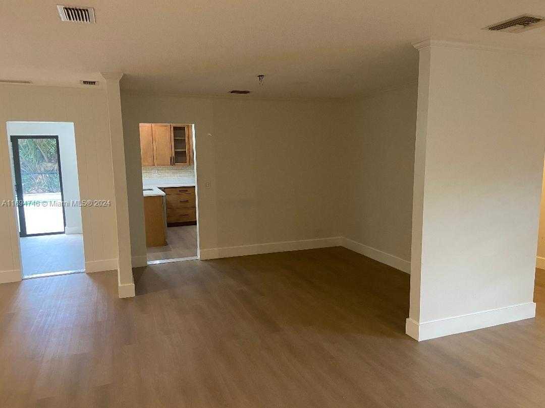 Small Image of 6205 JACARANDA CIR, Tamarac Number 10