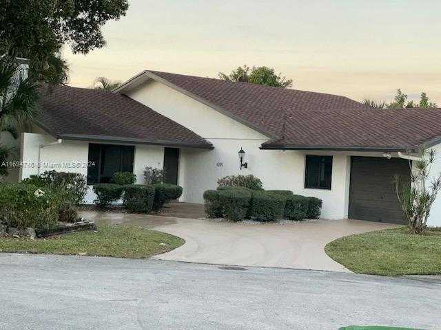 Small Image of 6205 JACARANDA CIR, Tamarac Number 2