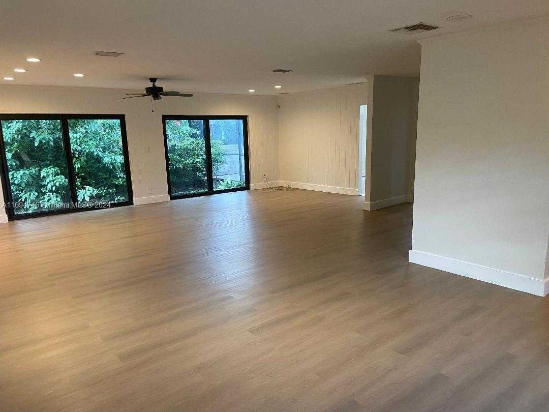 Small Image of 6205 JACARANDA CIR, Tamarac Number 7