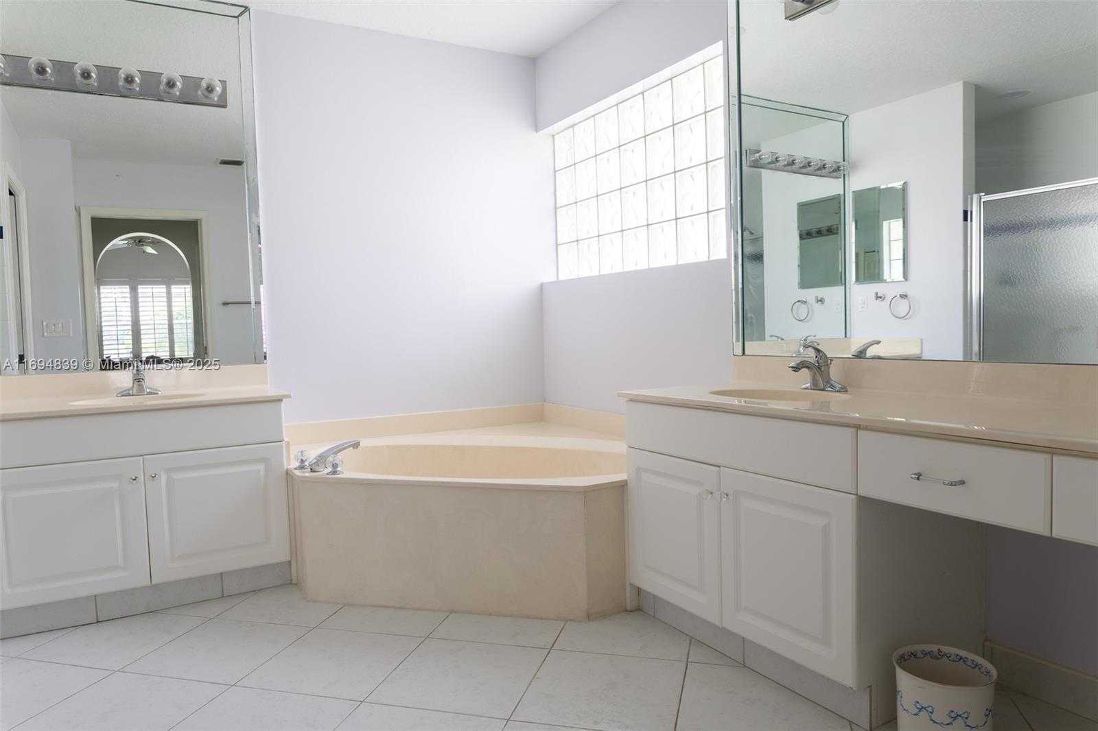 Small Image of 12244 CASTLE PINES RD, Boynton Beach Number 13