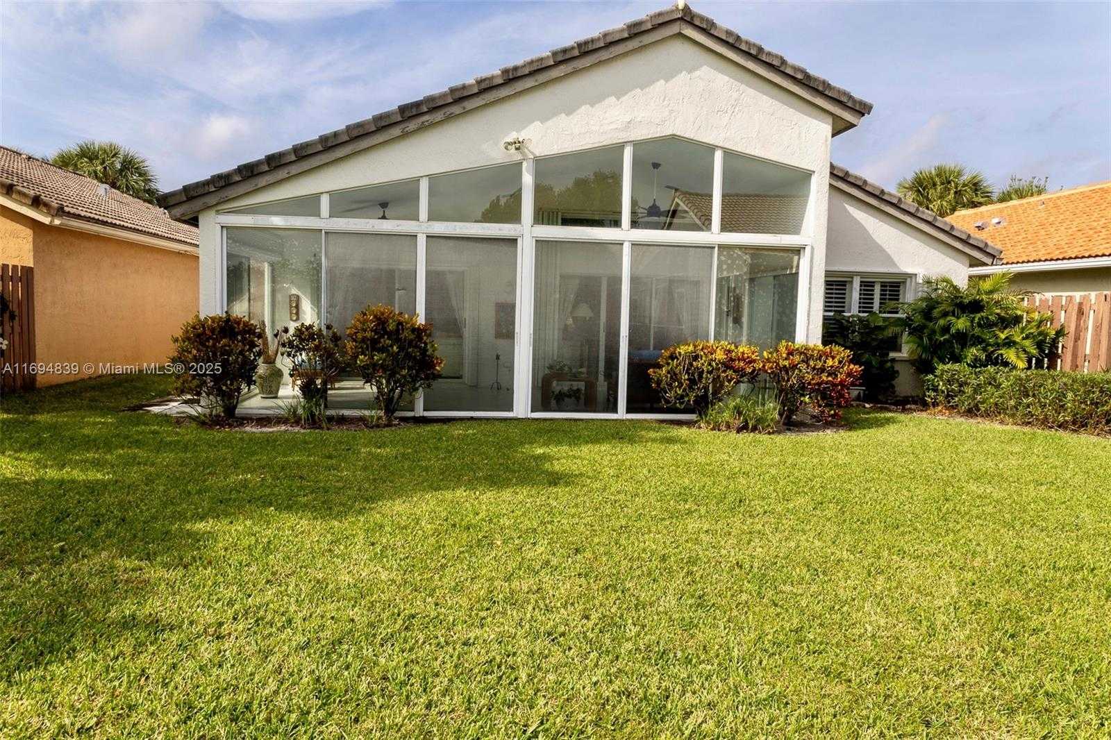 Small Image of 12244 CASTLE PINES RD, Boynton Beach Number 15