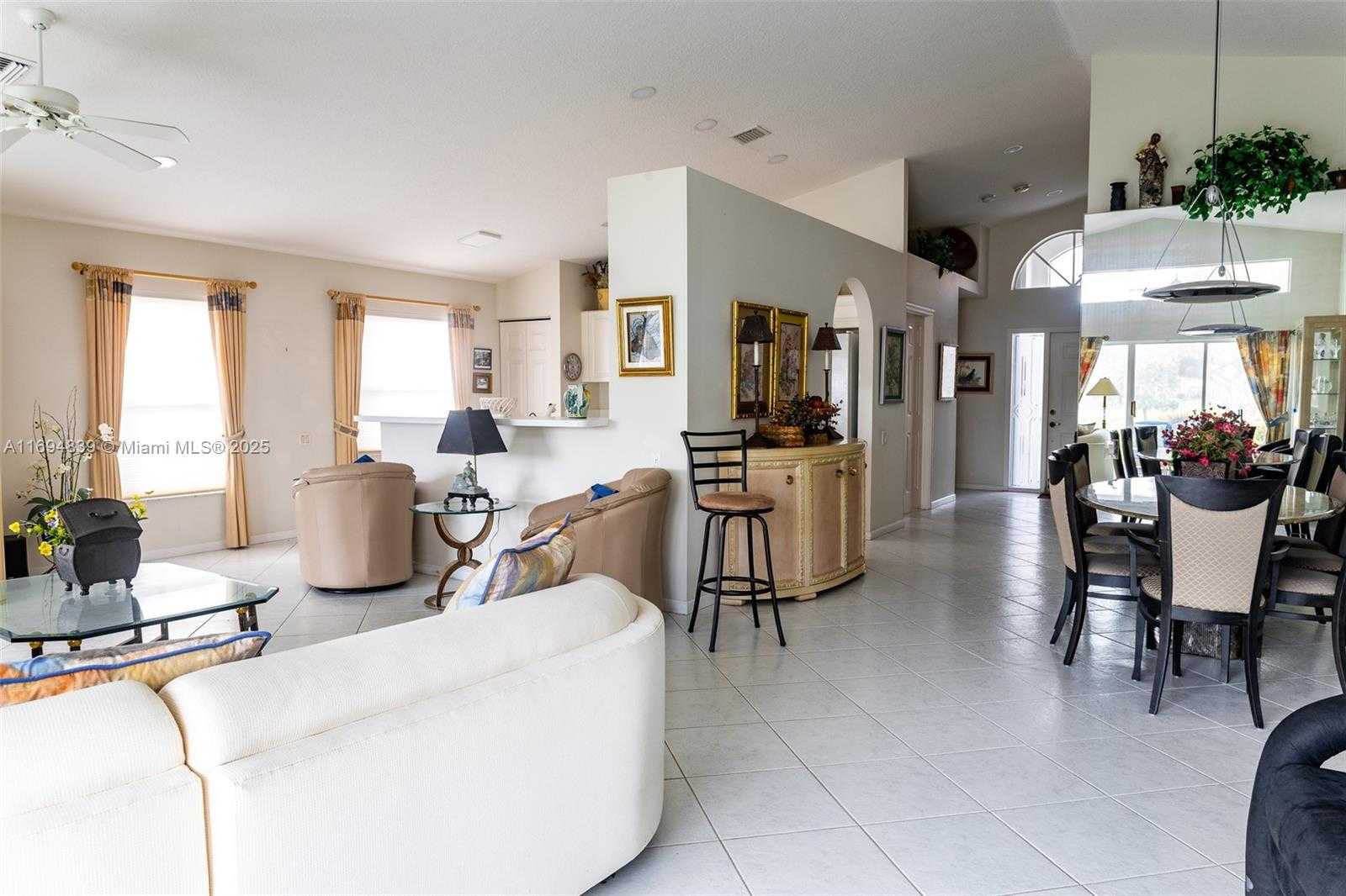Small Image of 12244 CASTLE PINES RD, Boynton Beach Number 3