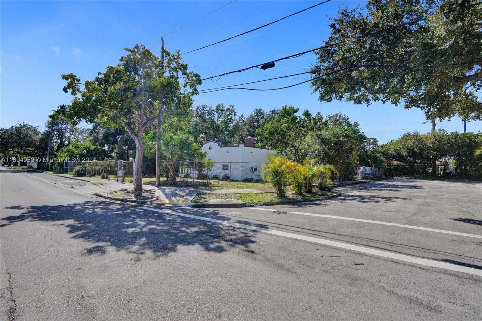 Small Image of 6440 NORTH WEST 4TH AVE, Miami Number 11