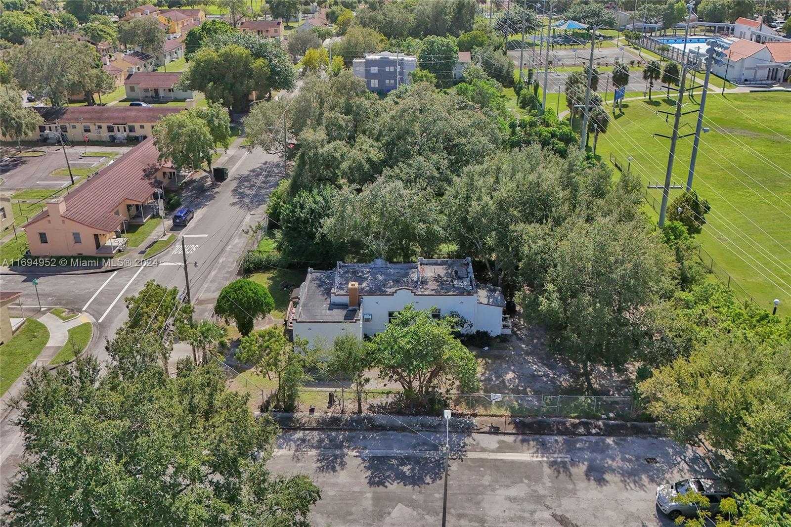 Small Image of 6440 NORTH WEST 4TH AVE, Miami Number 16