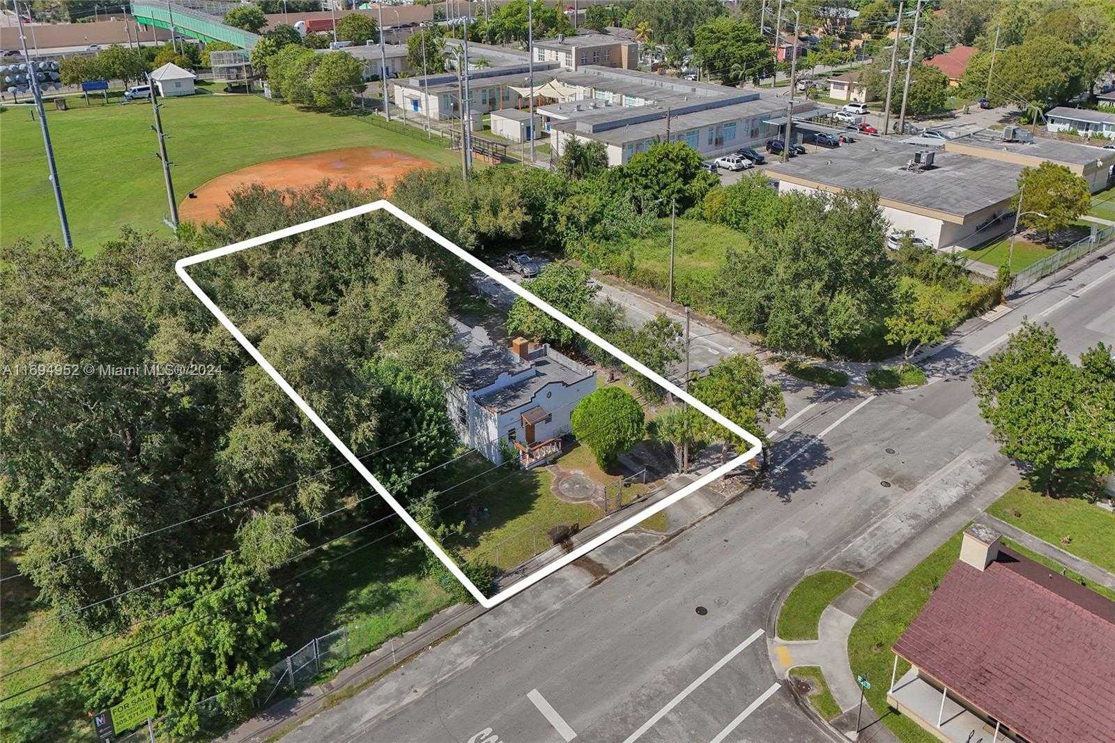 Small Image of 6440 NORTH WEST 4TH AVE, Miami Number 18