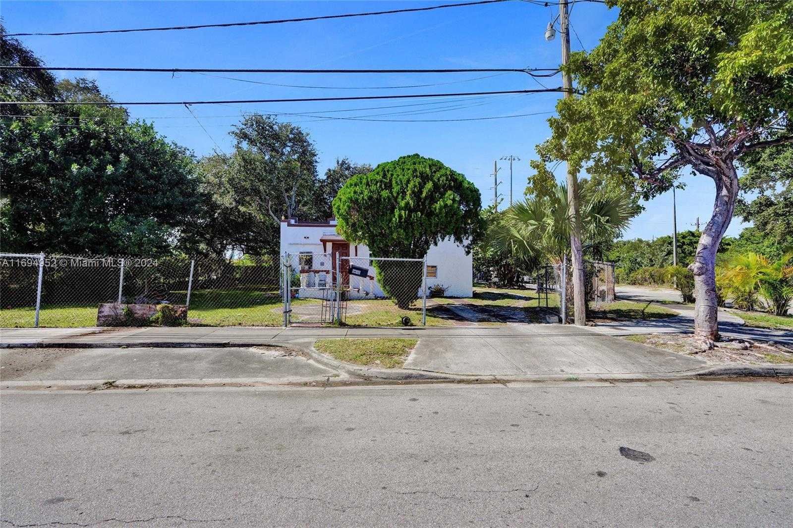 Small Image of 6440 NORTH WEST 4TH AVE, Miami Number 2