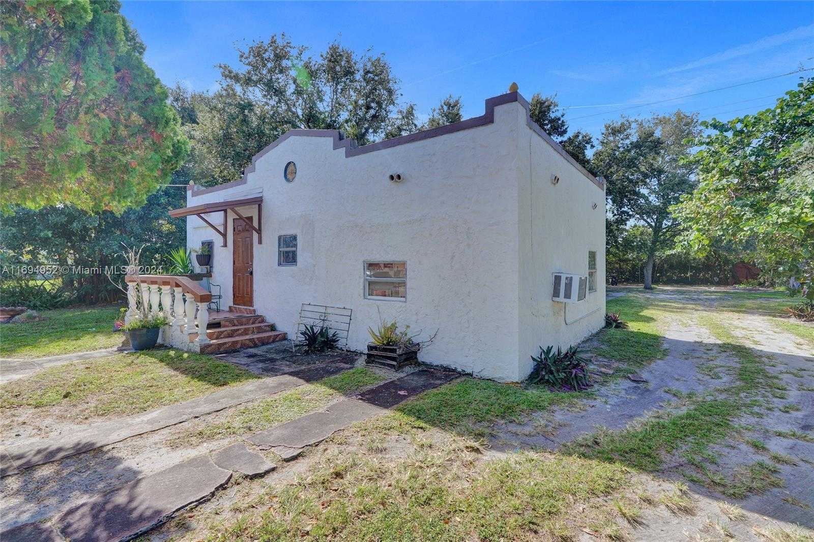 Small Image of 6440 NORTH WEST 4TH AVE, Miami Number 4