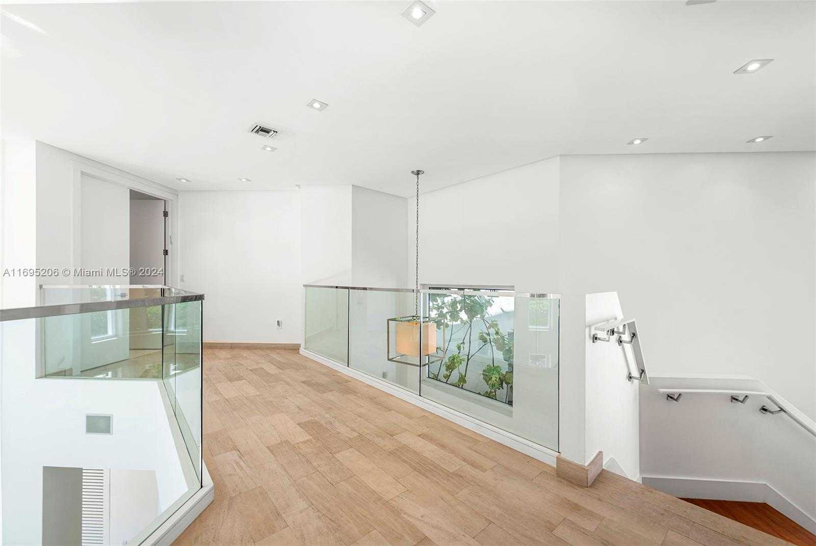 Small Image of 3752 NORTH EAST 199 ST, Aventura Number 18
