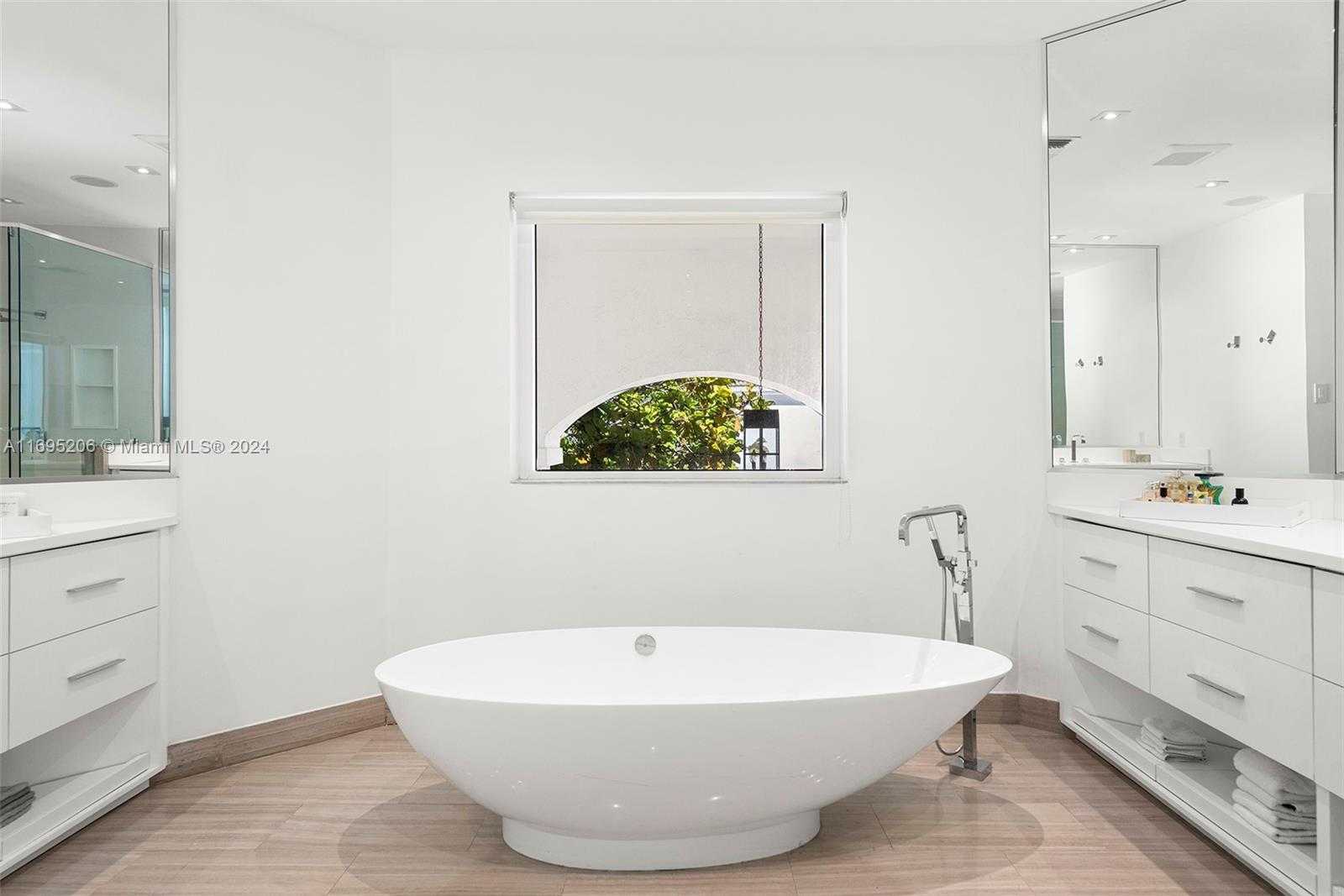 Small Image of 3752 NORTH EAST 199 ST, Aventura Number 24