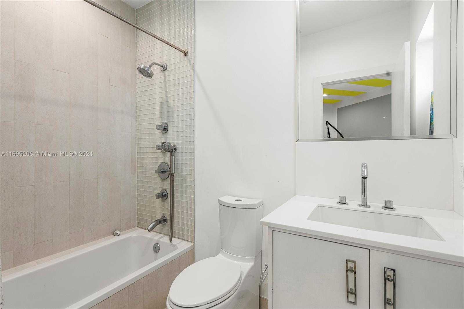 Small Image of 3752 NORTH EAST 199 ST, Aventura Number 25