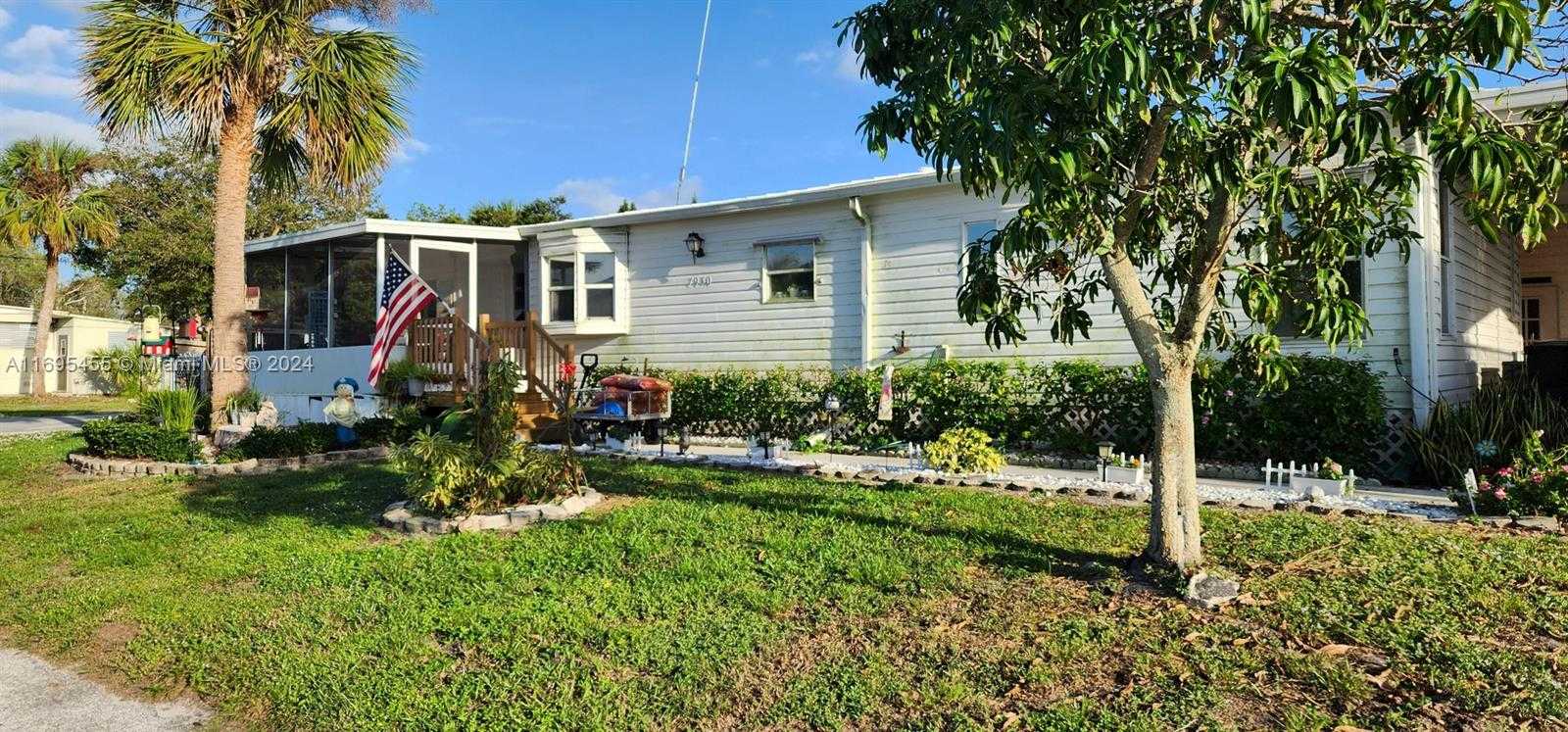 Small Image of 7930 S E 96TH TRL, Okeechobee Number 2